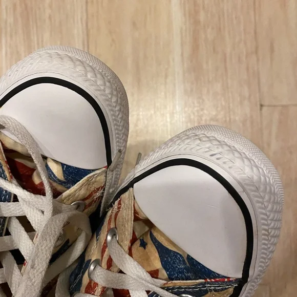 Converse Allstar Chuck Taylor unisex high top “Wonder Woman” sneakers - Picture 14 of 16